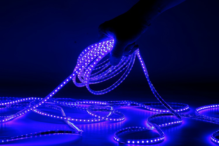 2025 120D 4MM Blauer Lichtstreifen