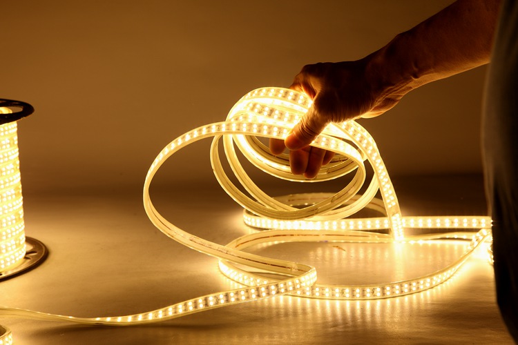 2835 180D 12MM Warm White Strip Light
