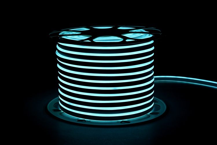 Tira de luz azul de gelo flexível de um lado