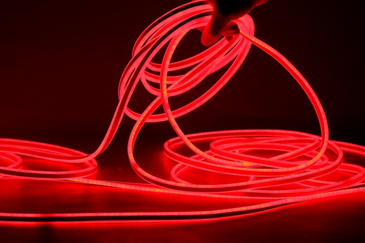 Luz de tira vermelha flexível de um lado